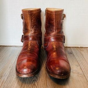 Bed Stu Engineering Mens Redwood Distressed Leather Belted Biker Boots, 9.5 .